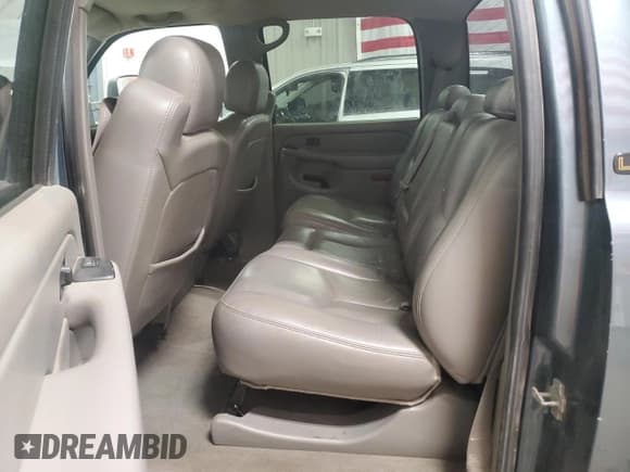 ✅ 2006 Chevrolet Silverado 2500HD LT3 • VIN: 1GCHK23U26F271526 • Лот: 63318455. Опубликован ранее на Copart с пробегом 202 510 миль. Бесплатный доступ к архиву аукционных продаж из США и подробный отчёт об истории автомобиля на DreamBid. Изображение 10.