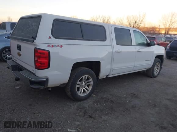 ✅ 2016 Chevrolet Silverado 1500 LT • VIN: 3GCUKREC6GG389056 • Lot: 43698551. Wystawiony na IAAI z przebiegiem 235 726 mil. Bezpłatny archiwum sprzedaży aukcyjnych z USA i szczegółowy raport historii pojazdu na DreamBid. Zdjęcie 4.