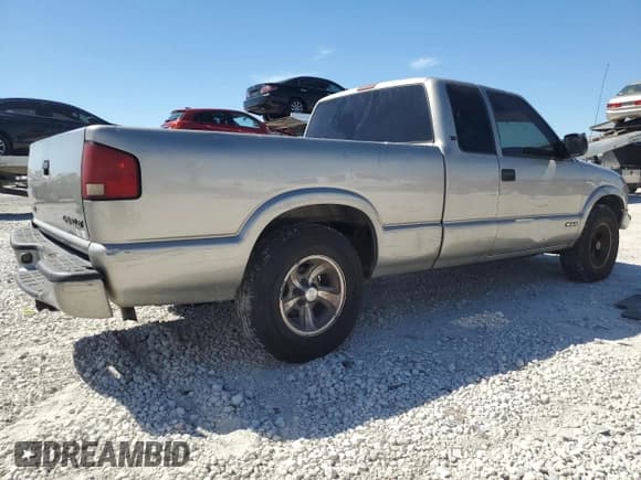 ✅ 2002 Chevrolet S-10 Fleet • VIN: 1GCCS195028103788 • Лот: 50079075. Опубликован ранее на Copart с пробегом 155 938 миль. Бесплатный доступ к архиву аукционных продаж из США и подробный отчёт об истории автомобиля на DreamBid. Изображение 3.