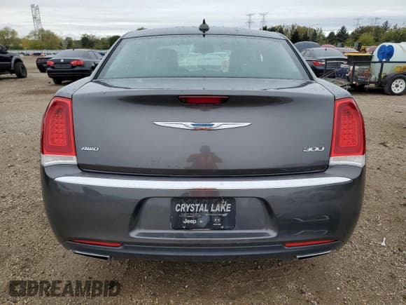 ✅ 2018 Chrysler 300 Touring • VIN: 2C3CCARG3JH144511 • Лот: 85514685. Опубликован ранее на Copart с пробегом 119 467 миль. Бесплатный доступ к архиву аукционных продаж из США и подробный отчёт об истории автомобиля на DreamBid. Изображение 6.