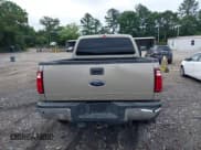 ✅ 2010 Ford F-250 XL • VIN: 1FTSW2AR4AEB11767 • Lot: 42490922. Wystawiony na IAAI z przebiegiem 258 343 mil. Bezpłatny archiwum sprzedaży aukcyjnych z USA i szczegółowy raport historii pojazdu na DreamBid. Zdjęcie 16.