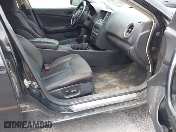 2012 Nissan Maxima S z VIN 1N4AA5AP9CC859400, wystawiony jako IAAI lot #42644386 z przebiegiem 152 043 mil mil oraz . Historia ofert i sprzedaży dostępna na DreamBid. Obrazek 5.