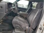 ✅ 2001 Chevrolet Silverado 2500HD LS • VIN: 1GCHK23U61F136848 • Lot: 92687445. Wystawiony na Copart z przebiegiem 252 847 mil. Bezpłatny archiwum sprzedaży aukcyjnych z USA i szczegółowy raport historii pojazdu na DreamBid. Zdjęcie 7.