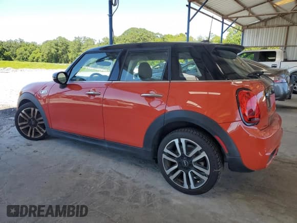 ✅ 2021 MINI Hardtop 4 Door Cooper S • VIN: WMWXU9C00M2M94418 • Lot: 63072185. Wystawiony na Copart z przebiegiem 22 818 mil. Bezpłatny archiwum sprzedaży aukcyjnych z USA i szczegółowy raport historii pojazdu na DreamBid. Zdjęcie 2.