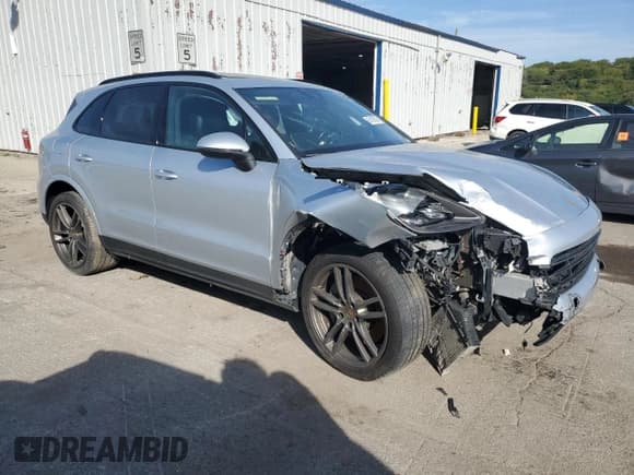 ✅ 2019 Porsche Cayenne S • VIN: WP1AB2AY5KDA61546 • Лот: 85103355. Опубликован ранее на Copart с пробегом 134 748 миль. Бесплатный доступ к архиву аукционных продаж из США и подробный отчёт об истории автомобиля на DreamBid. Изображение 4.