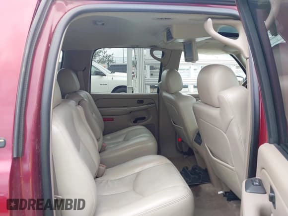 ✅ 2005 Chevrolet Suburban LS • VIN: 1GNEC16Z65J149255 • Lot: 42761528. Listed on IAAI with 165,719 mi. Free auction sales archive from the USA and detailed vehicle history report at DreamBid. Image 8.