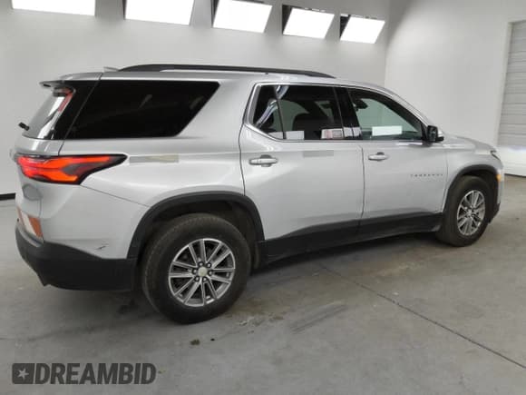 ✅ 2022 Chevrolet Traverse LT Cloth • VIN: 1GNEVMKW6NJ171683 • Lot: 90921995. Listed on Copart with 383,421 mi. Free auction sales archive from the USA and detailed vehicle history report at DreamBid. Image 3.