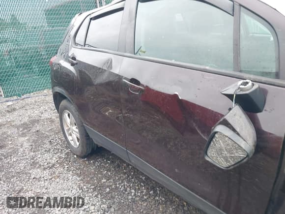 ✅ 2021 Chevrolet Trax LS • VIN: KL7CJNSB2MB306193 • Lot: 42916334. Listed on IAAI with 88,458 mi. Free auction sales archive from the USA and detailed vehicle history report at DreamBid. Image 19.