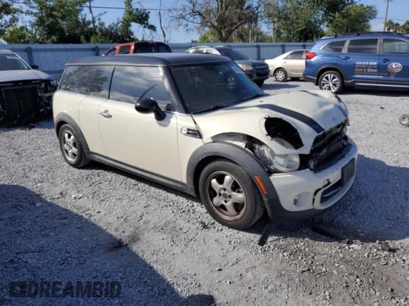 ✅ 2011 MINI Clubman • VIN: WMWZF3C53BTY00451 • Lot: 90408795. Wystawiony na Copart z przebiegiem 91 123 mil. Bezpłatny archiwum sprzedaży aukcyjnych z USA i szczegółowy raport historii pojazdu na DreamBid. Zdjęcie 4.