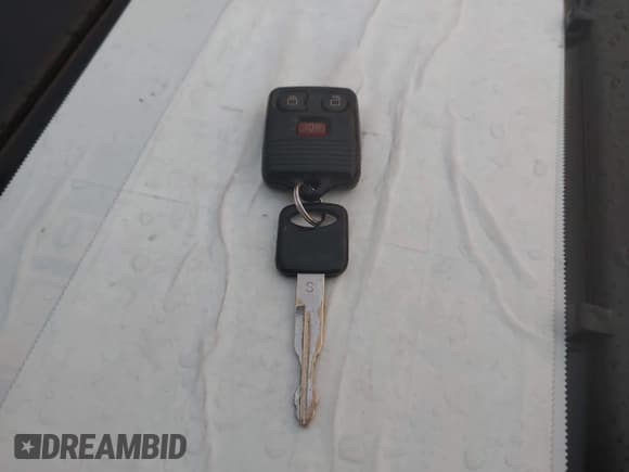 ✅ 2006 Ford F-250 XL • VIN: 1FTSW21PX6EC87664 • Lot: 43611664. Listed on IAAI with 218,755 mi. Free auction sales archive from the USA and detailed vehicle history report at DreamBid. Image 11.