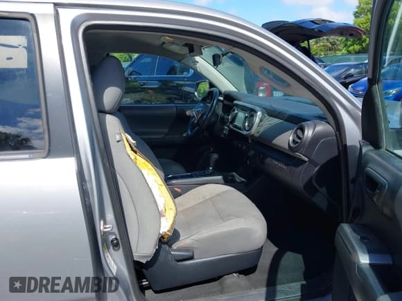 ✅ 2016 Toyota Tacoma SR5 • VIN: 5TFAX5GN7GX068344 • Lot: 43134736. Wystawiony na IAAI z przebiegiem 51 916 mil. Bezpłatny archiwum sprzedaży aukcyjnych z USA i szczegółowy raport historii pojazdu na DreamBid. Zdjęcie 5.