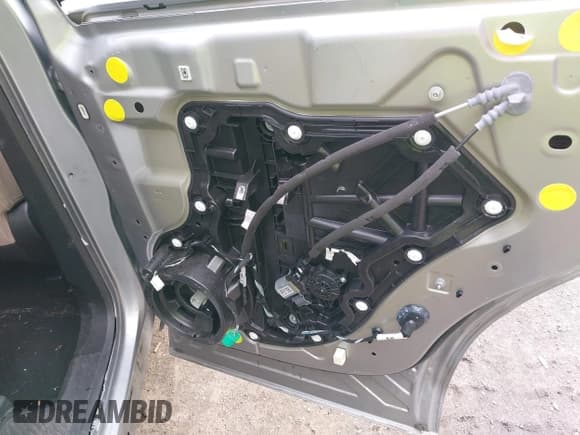 ✅ 2022 Ford Explorer • VIN: 1FMSK7BH9NGA08252 • Лот: 42012523. Опубликован ранее на IAAI с пробегом 122 293 миль. Бесплатный доступ к архиву аукционных продаж из США и подробный отчёт об истории автомобиля на DreamBid. Изображение 8.