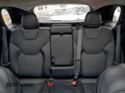 ✅ 2019 Jeep Cherokee Limited • VIN: 1C4PJMDX5KD431763 • Lot: 94462565. Wystawiony na Copart z przebiegiem Nie podano. Bezpłatny archiwum sprzedaży aukcyjnych z USA i szczegółowy raport historii pojazdu na DreamBid. Zdjęcie 10.