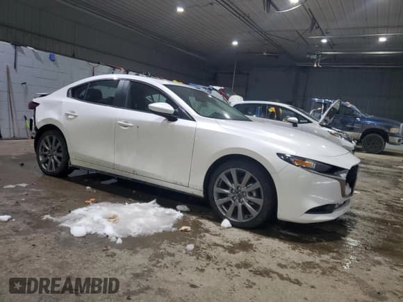✅ 2023 Mazda 3 S Preferred • VIN: 3MZBPACM7PM366356 • Lot: 46343355. Wystawiony na Copart z przebiegiem 14 734 mil. Bezpłatny archiwum sprzedaży aukcyjnych z USA i szczegółowy raport historii pojazdu na DreamBid. Zdjęcie 4.