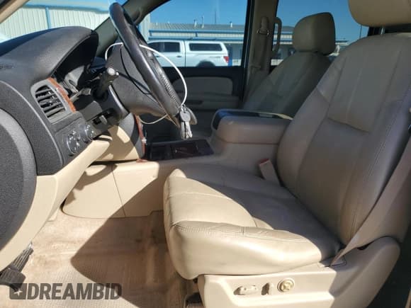 ✅ 2008 Chevrolet Suburban LTZ • VIN: 3GNFK16378G286889 • Lot: 89491935. Wystawiony na Copart z przebiegiem 227 268 mil. Bezpłatny archiwum sprzedaży aukcyjnych z USA i szczegółowy raport historii pojazdu na DreamBid. Zdjęcie 7.