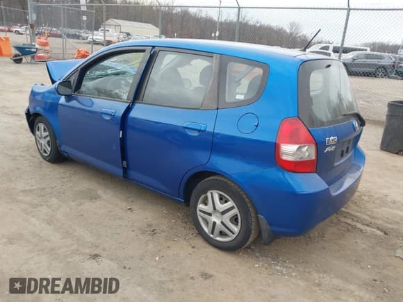 ✅ 2008 Honda Fit • VIN: JHMGD38498S017762 • Lot: 41729643. Listed on IAAI with 194,982 mi. Free auction sales archive from the USA and detailed vehicle history report at DreamBid. Image 3.