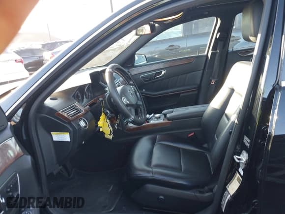 ✅ 2012 Mercedes-Benz E 350 Luxury • VIN: WDDHF5KB3CA600349 • Lot: 43595359. Wystawiony na IAAI z przebiegiem 150 583 mil. Bezpłatny archiwum sprzedaży aukcyjnych z USA i szczegółowy raport historii pojazdu na DreamBid. Zdjęcie 5.