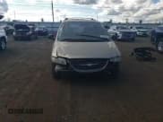 ✅ 2000 Chrysler Town & Country LX • VIN: 1C4GP44G4YB535437 • Лот: 70224824. Опубликован ранее на Copart с пробегом Не указан. Бесплатный доступ к архиву аукционных продаж из США и подробный отчёт об истории автомобиля на DreamBid. Изображение 11.