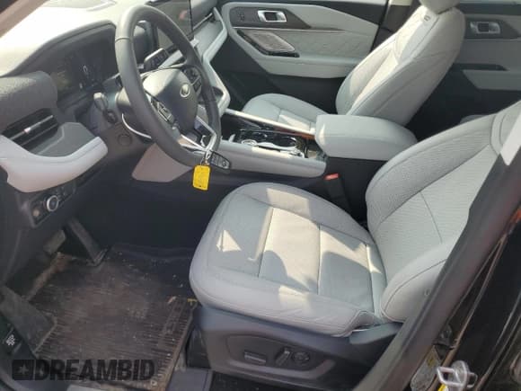 ✅ 2025 Ford Explorer Platinum • VIN: 1FMWK8HC2SGA51085 • Lot: 59028545. Listed on Copart with 1,771 mi. Free auction sales archive from the USA and detailed vehicle history report at DreamBid. Image 7.