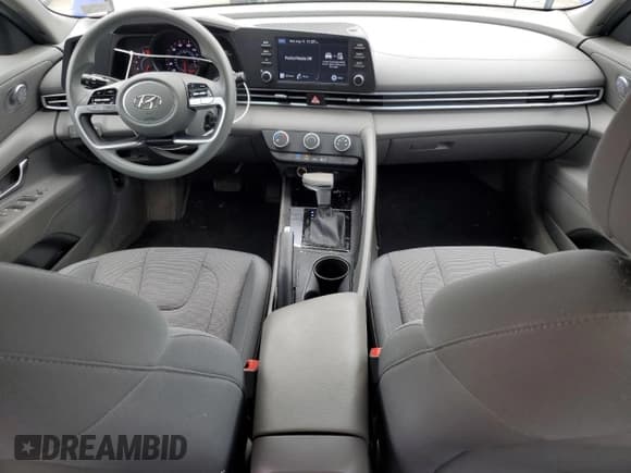 ✅ 2022 Hyundai Elantra SE • VIN: KMHLL4AG9NU308643 • Lot: 68815955. Listed on Copart with 64,088 mi. Free auction sales archive from the USA and detailed vehicle history report at DreamBid. Image 8.