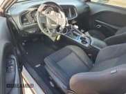 ✅ 2015 Dodge Challenger SXT • VIN: 2C3CDZAG0FH712700 • Lot: 93326695. Wystawiony na Copart z przebiegiem 81 656 mil. Bezpłatny archiwum sprzedaży aukcyjnych z USA i szczegółowy raport historii pojazdu na DreamBid. Zdjęcie 8.