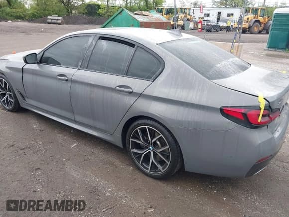 ✅ 2021 BMW 5 Series 540i xDrive • VIN: WBA73BJ0XMWX06571 • Lot: 42169757. Listed on IAAI with 62,013 mi. Free auction sales archive from the USA and detailed vehicle history report at DreamBid. Image 3.