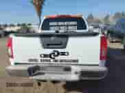 2014 Nissan Frontier Desert Runner z VIN 1N6AD0ER9EN763755, wystawiony jako IAAI lot #43352830 z przebiegiem 221 936 mil mil oraz . Historia ofert i sprzedaży dostępna na DreamBid. Obrazek 16.