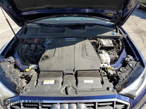 ✅ 2022 Audi Q7 Premium • VIN: WA1AJBF78ND014322 • Lot: 87441805. Wystawiony na Copart z przebiegiem 178 461 mil. Bezpłatny archiwum sprzedaży aukcyjnych z USA i szczegółowy raport historii pojazdu na DreamBid. Zdjęcie 12.