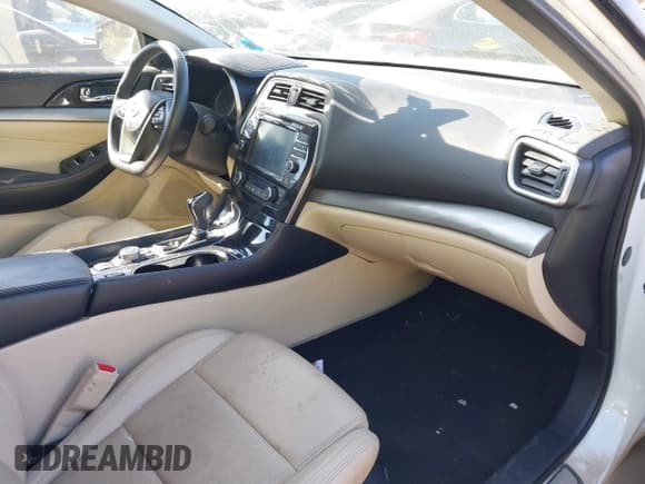 ✅ 2016 Nissan Maxima SL • VIN: 1N4AA6AP7GC439002 • Lot: 40511967. Wystawiony na IAAI z przebiegiem 87 038 mil. Bezpłatny archiwum sprzedaży aukcyjnych z USA i szczegółowy raport historii pojazdu na DreamBid. Zdjęcie 5.