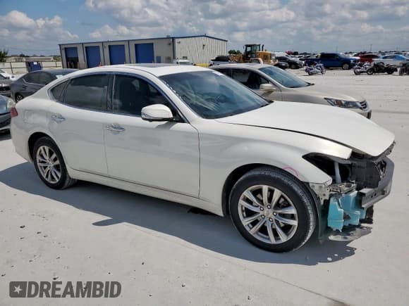 ✅ 2015 Infiniti Q70 • VIN: JN1BY1AR9FM562732 • Lot: 67281035. Wystawiony na Copart z przebiegiem 88 257 mil. Bezpłatny archiwum sprzedaży aukcyjnych z USA i szczegółowy raport historii pojazdu na DreamBid. Zdjęcie 4.