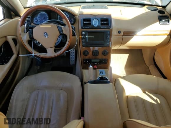 ✅ 2006 Maserati Quattroporte • VIN: ZAMCE39A260026602 • Лот: 77002534. Опубликован ранее на Copart с пробегом 40 771 миль. Бесплатный доступ к архиву аукционных продаж из США и подробный отчёт об истории автомобиля на DreamBid. Изображение 8.