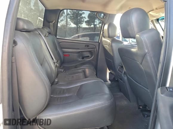 ✅ 2004 Chevrolet Silverado 2500HD Work Truck • VIN: 1GCHC23U04F179275 • Лот: 95805925. Опубликован ранее на Copart с пробегом 260 462 миль. Бесплатный доступ к архиву аукционных продаж из США и подробный отчёт об истории автомобиля на DreamBid. Изображение 10.