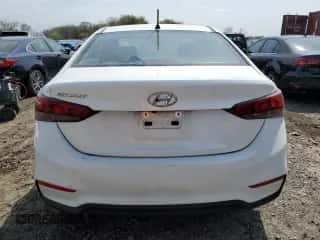 2018 Hyundai Accent SEL z VIN 3KPC24A34JE028366, wystawiony jako Copart lot #50113844 z przebiegiem 87 267 mil mil oraz . Historia ofert i sprzedaży dostępna na DreamBid. Obrazek 6.