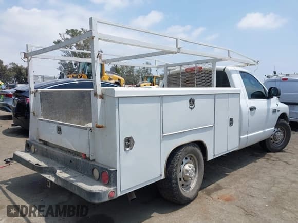 ✅ 2007 Dodge 2500 ST • VIN: 3D6WR26D77G817472 • Лот: 42416653. Опубликован ранее на IAAI с пробегом 171 270 миль. Бесплатный доступ к архиву аукционных продаж из США и подробный отчёт об истории автомобиля на DreamBid. Изображение 4.