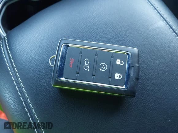 ✅ 2024 Jeep Grand Cherokee Limited • VIN: 1C4RJKBG7R8618604 • Lot: 43194790. Listed on IAAI with 4,873 mi. Free auction sales archive from the USA and detailed vehicle history report at DreamBid. Image 11.