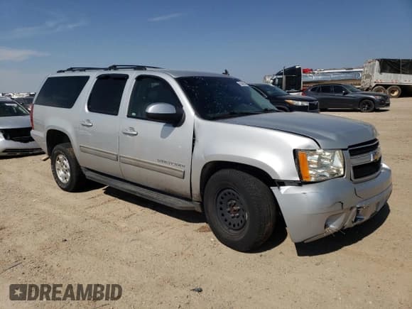 ✅ 2011 Chevrolet Suburban LS • VIN: 1GNSKHE33BR161288 • Lot: 62005814. Wystawiony na Copart z przebiegiem 109 659 mil. Bezpłatny archiwum sprzedaży aukcyjnych z USA i szczegółowy raport historii pojazdu na DreamBid. Zdjęcie 4.