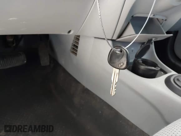 ✅ 2008 Hyundai Accent GLS • VIN: KMHCN46C08U244058 • Лот: 41625433. Опубликован ранее на IAAI с пробегом 237 598 миль. Бесплатный доступ к архиву аукционных продаж из США и подробный отчёт об истории автомобиля на DreamBid. Изображение 11.