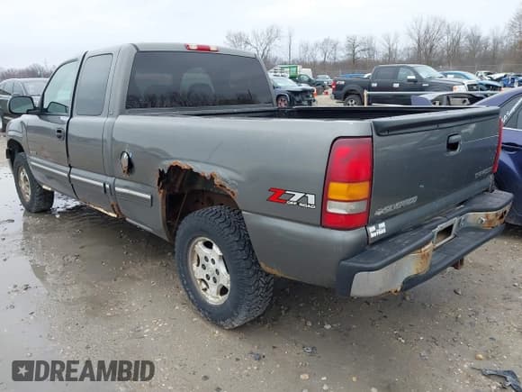 ✅ 2001 Chevrolet Silverado 1500 • VIN: 2GCEK19V711340935 • Лот: 42023105. Опубликован ранее на IAAI с пробегом 236 045 миль. Бесплатный доступ к архиву аукционных продаж из США и подробный отчёт об истории автомобиля на DreamBid. Изображение 3.