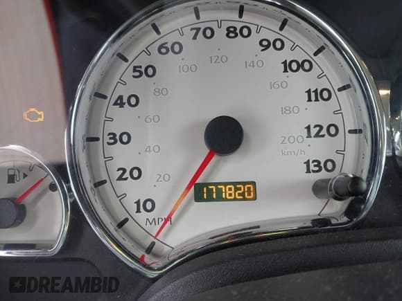 ✅ 2006 Saturn VUE • VIN: 5GZCZ33D56S800565 • Lot: 41717849. Wystawiony na IAAI z przebiegiem 177 820 mil. Bezpłatny archiwum sprzedaży aukcyjnych z USA i szczegółowy raport historii pojazdu na DreamBid. Zdjęcie 7.