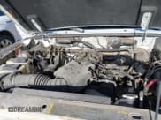 ✅ 2003 Ford Ranger XL Fleet • VIN: 1FTZR45EX3PB84562 • Lot: 43768572. Wystawiony na IAAI z przebiegiem 187 030 mil. Bezpłatny archiwum sprzedaży aukcyjnych z USA i szczegółowy raport historii pojazdu na DreamBid. Zdjęcie 10.