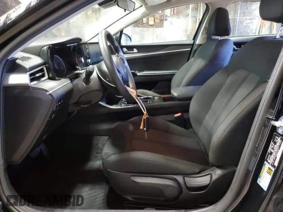 ✅ 2022 Kia K5 LX • VIN: 5XXG24J26NG115286 • Lot: 70095745. Wystawiony na Copart z przebiegiem 38 373 mil. Bezpłatny archiwum sprzedaży aukcyjnych z USA i szczegółowy raport historii pojazdu na DreamBid. Zdjęcie 7.