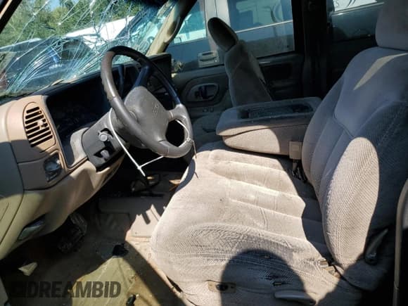 ✅ 1998 GMC Sierra 1500 • VIN: 1GTEK19R2WE559262 • Лот: 62186945. Опубликован ранее на Copart с пробегом 217 981 миль. Бесплатный доступ к архиву аукционных продаж из США и подробный отчёт об истории автомобиля на DreamBid. Изображение 7.