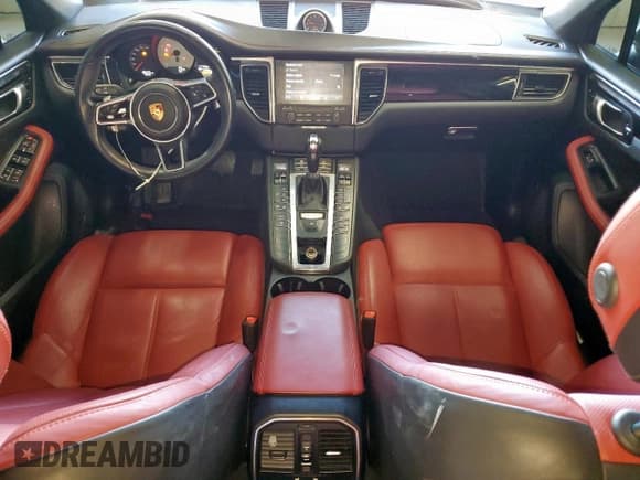 ✅ 2018 Porsche Macan S • VIN: WP1AB2A5XJLB38373 • Lot: 85429655. Wystawiony na Copart z przebiegiem 66 475 mil. Bezpłatny archiwum sprzedaży aukcyjnych z USA i szczegółowy raport historii pojazdu na DreamBid. Zdjęcie 8.