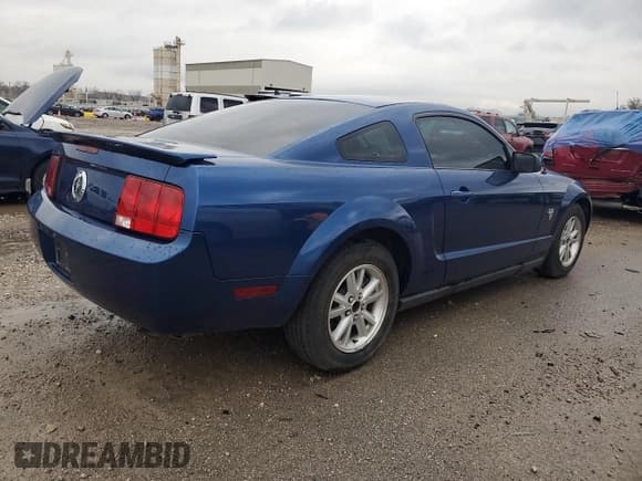 ✅ 2009 Ford Mustang • VIN: 1ZVHT80N395127410 • Lot: 80340174. Listed on Copart with 141,224 mi. Free auction sales archive from the USA and detailed vehicle history report at DreamBid. Image 3.