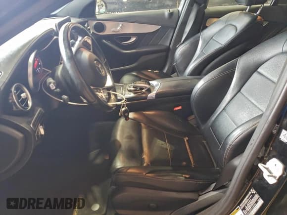 ✅ 2016 Mercedes-Benz C 300 • VIN: 55SWF4KB7GU104994 • Lot: 95671715. Listed on Copart with 152,190 mi. Free auction sales archive from the USA and detailed vehicle history report at DreamBid. Image 7.