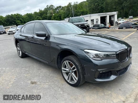 ✅ 2019 BMW 7 Series 740i xDrive • VIN: WBA7E4C55KGV28722 • Lot: 64955445. Listed on Copart with 94,901 mi. Free auction sales archive from the USA and detailed vehicle history report at DreamBid. Image 4.