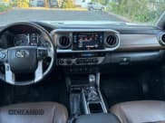 ✅ 2016 Toyota Tacoma Limited • VIN: 5TFHZ5BN5GX007493 • Lot: 70233115. Wystawiony na Copart z przebiegiem 86 313 mil. Bezpłatny archiwum sprzedaży aukcyjnych z USA i szczegółowy raport historii pojazdu na DreamBid. Zdjęcie 9.