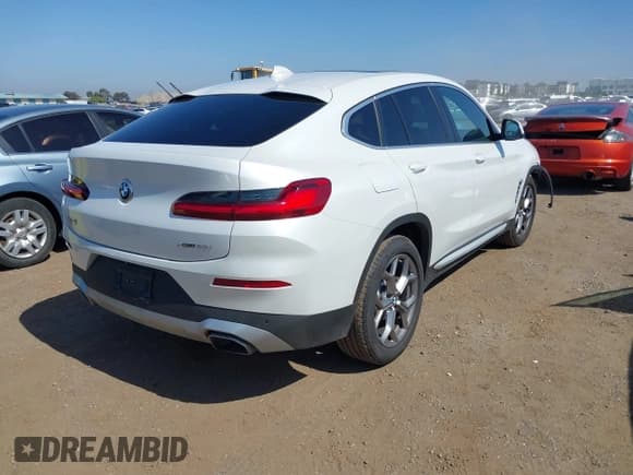 ✅ 2025 BMW X4 xDrive30i • VIN: 5UX33DT04S9Z75394 • Lot: 42513753. Listed on IAAI with 9,320 mi. Free auction sales archive from the USA and detailed vehicle history report at DreamBid. Image 4.