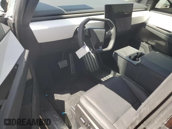 ✅ 2024 Tesla Cybertruck • VIN: 7G2CEHED5RA004336 • Lot: 61506604. Wystawiony na Copart z przebiegiem 4 743 mil. Bezpłatny archiwum sprzedaży aukcyjnych z USA i szczegółowy raport historii pojazdu na DreamBid. Zdjęcie 8.