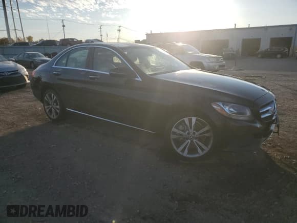 ✅ 2018 Mercedes-Benz C 300 • VIN: WDDWF4KB3JR391131 • Lot: 91261085. Listed on Copart with 81,043 mi. Free auction sales archive from the USA and detailed vehicle history report at DreamBid. Image 4.